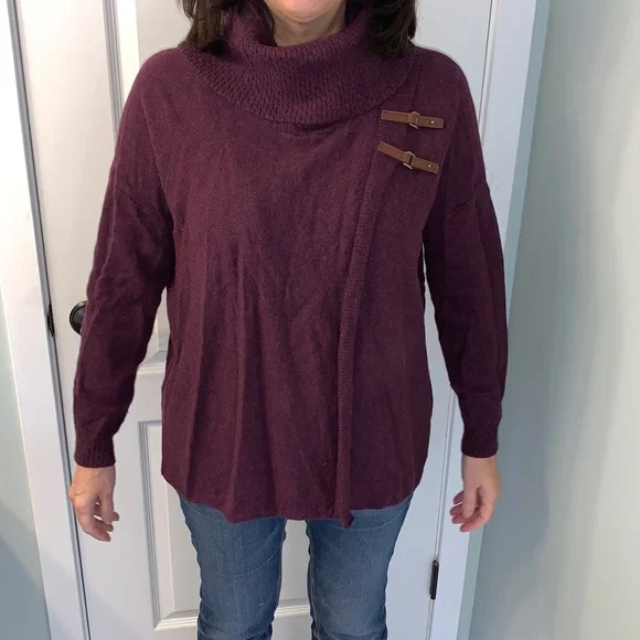 Merino Wool Plum Turtleneck Sweater - Picture 2 of 6